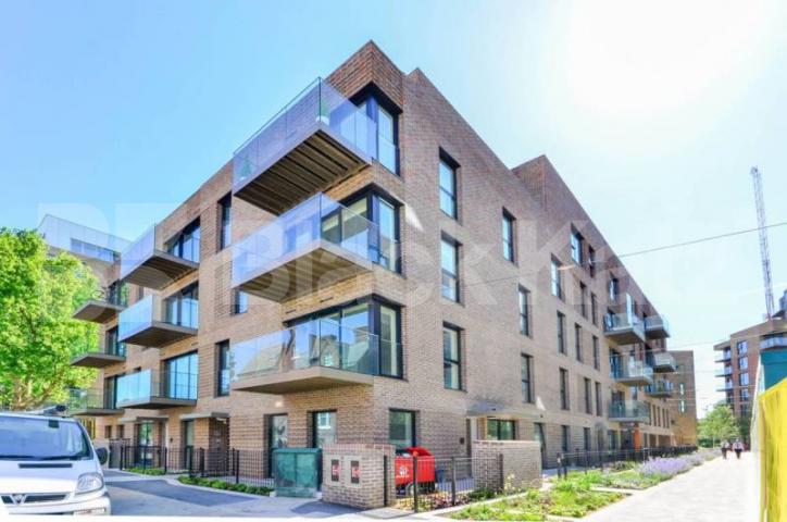 			NEW INSTRUCTION, 2 Bedroom, 1 bath, 1 reception Apartment			 Tyler Court. New Paragon Walk, Elephant and Castle